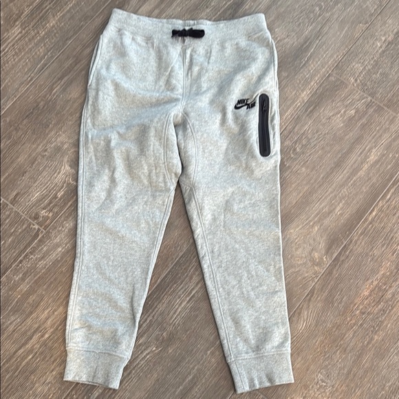 Nike Men’s Gray Jogger Pants - Picture 1 of 5